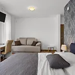 In With Heated Pool And Whirlpool 别墅 普拉