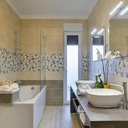 빌라 In With Heated Pool And Whirlpool