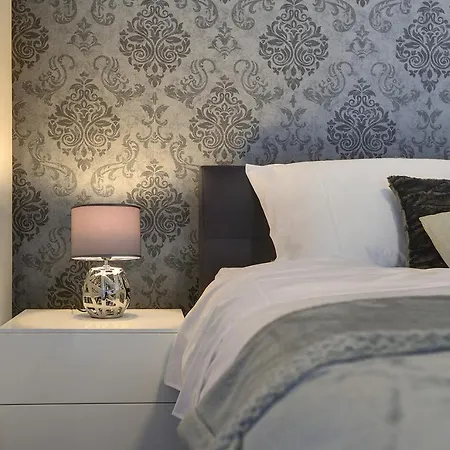 In With Heated Pool And Whirlpool بولا