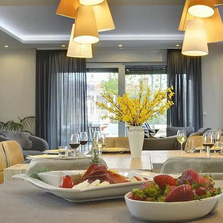 In With Heated Pool And Whirlpool *