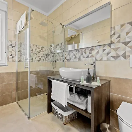 Villa In With Heated Pool And Whirlpool *