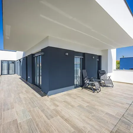 In With Heated Pool And Whirlpool *