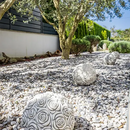 Villa In With Heated Pool And Whirlpool