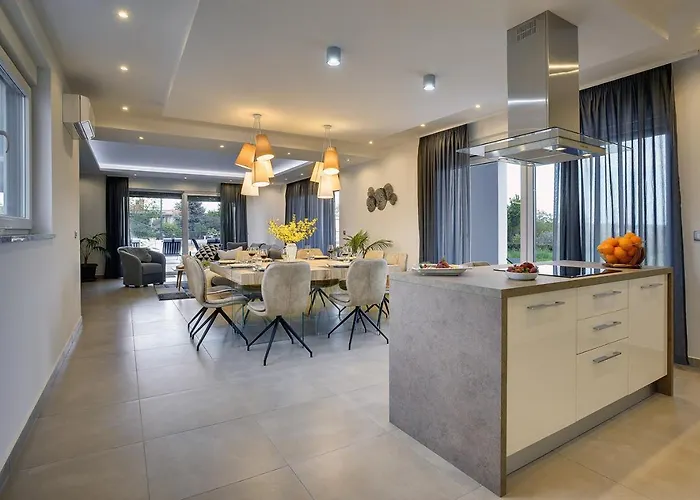 In With Heated Pool And Whirlpool Villa *