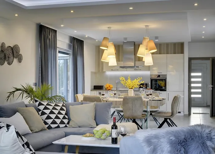 Villa In With Heated Pool And Whirlpool *