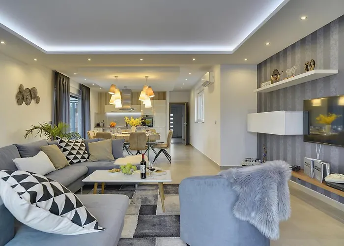 In With Heated Pool And Whirlpool Villa *