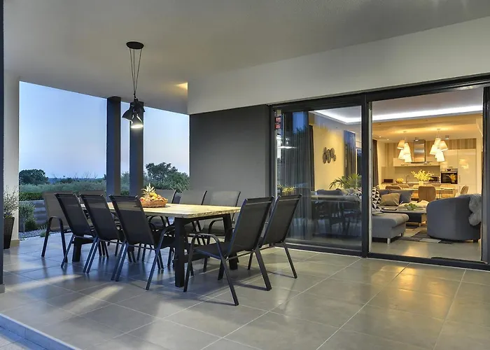 In With Heated Pool And Whirlpool Villa *