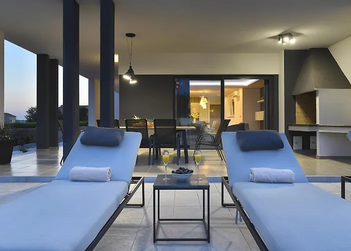 Vila In With Heated Pool And Whirlpool Pula