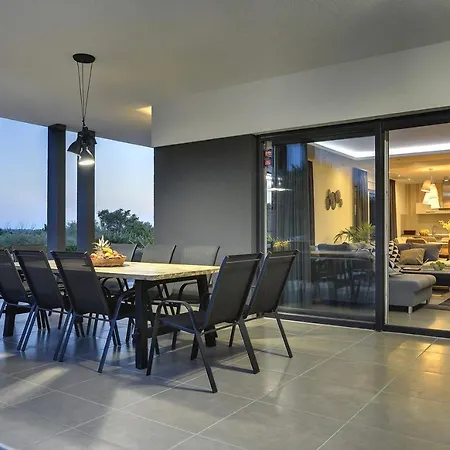 In With Heated Pool And Whirlpool Villa *