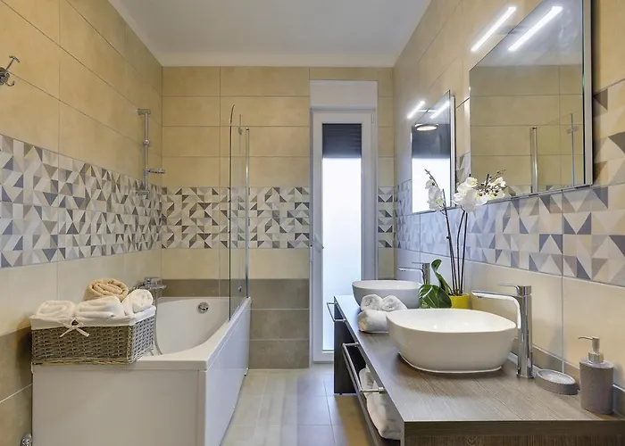 빌라 In With Heated Pool And Whirlpool